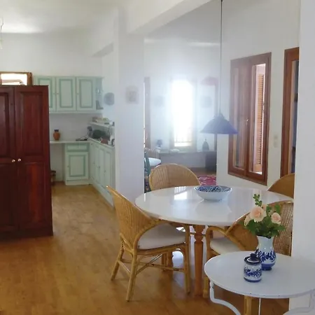 Дом отдыха With A Fireplace 01 *